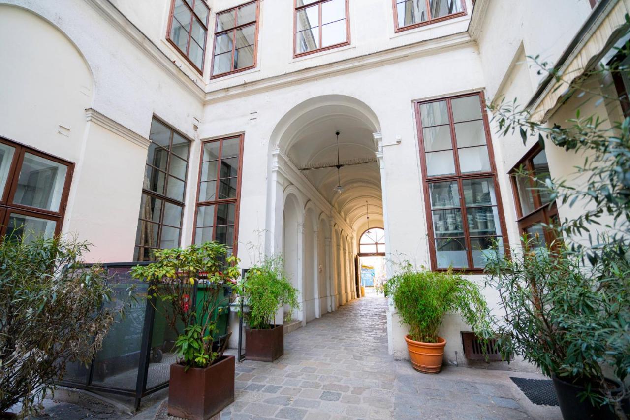 Vienna Residence, Volkstheater - Parliament Eksteriør bilde